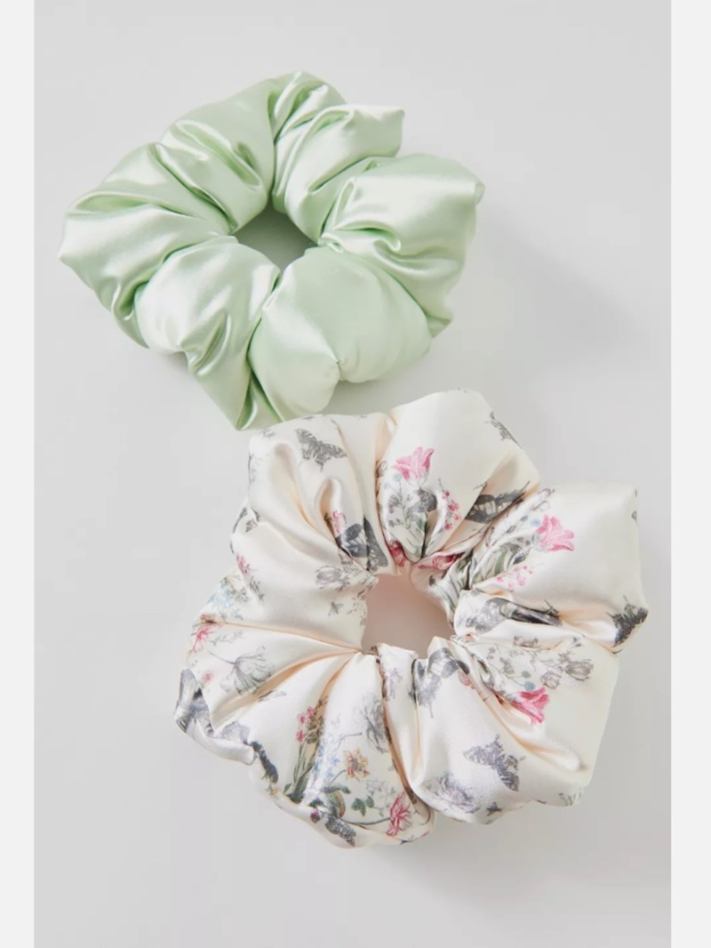 NWT URBAN OUTFITTERS SATIN SLEEP SCRUNCHIE SET
